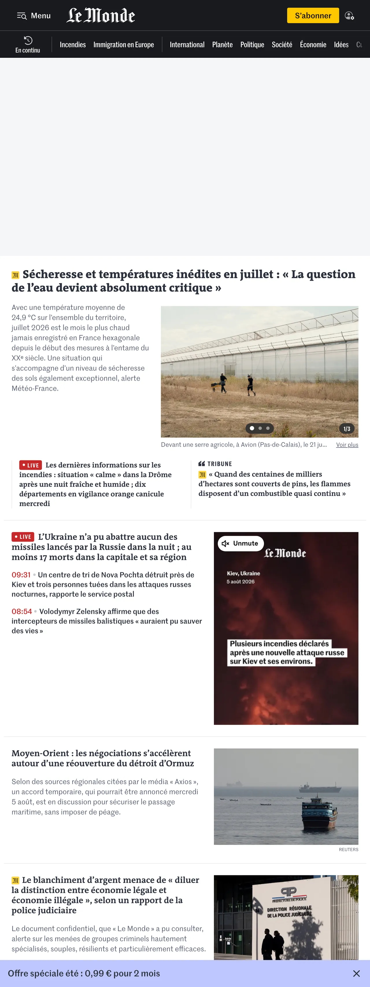 Screenshot of the Le Monde front page