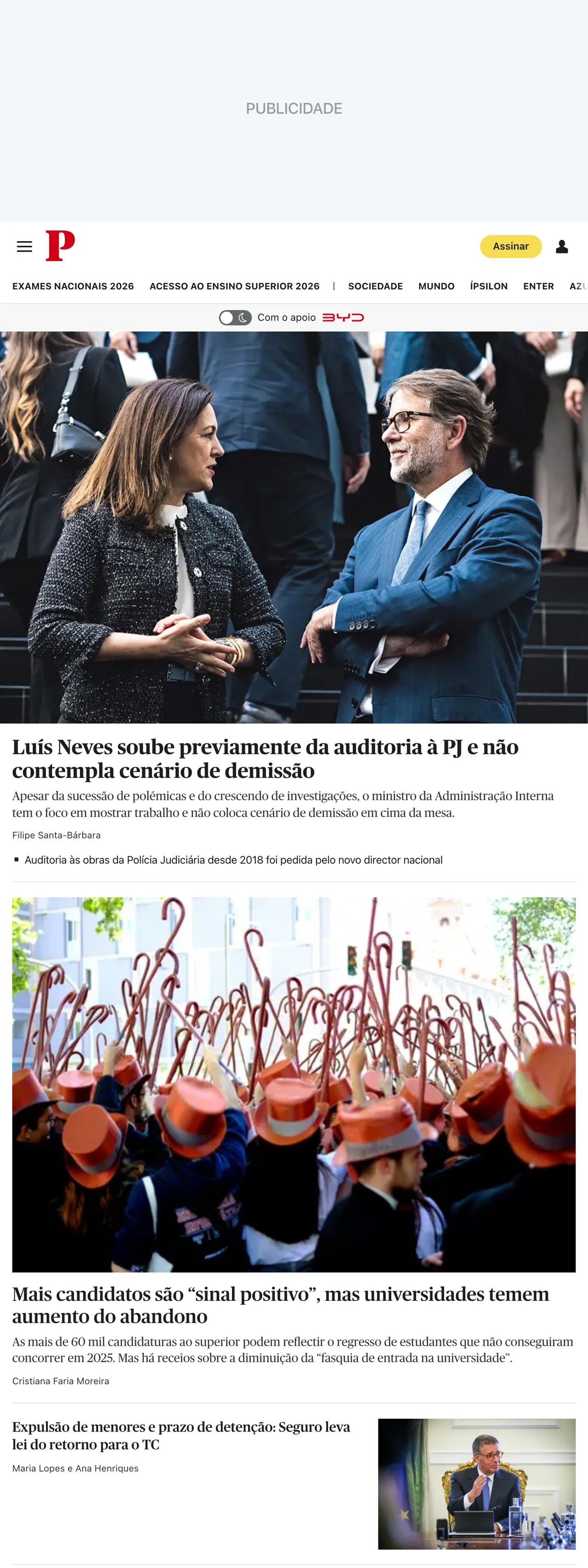 Screenshot of the Público front page