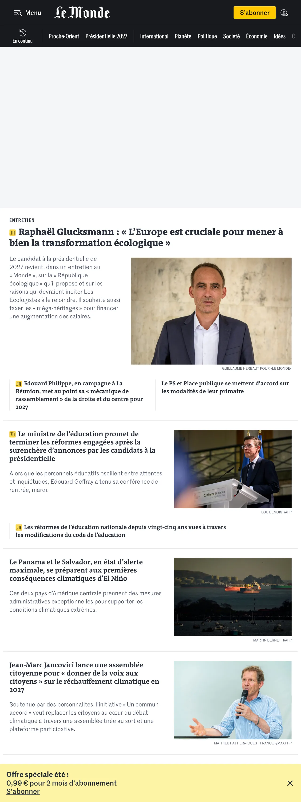 Screenshot of the Le Monde front page