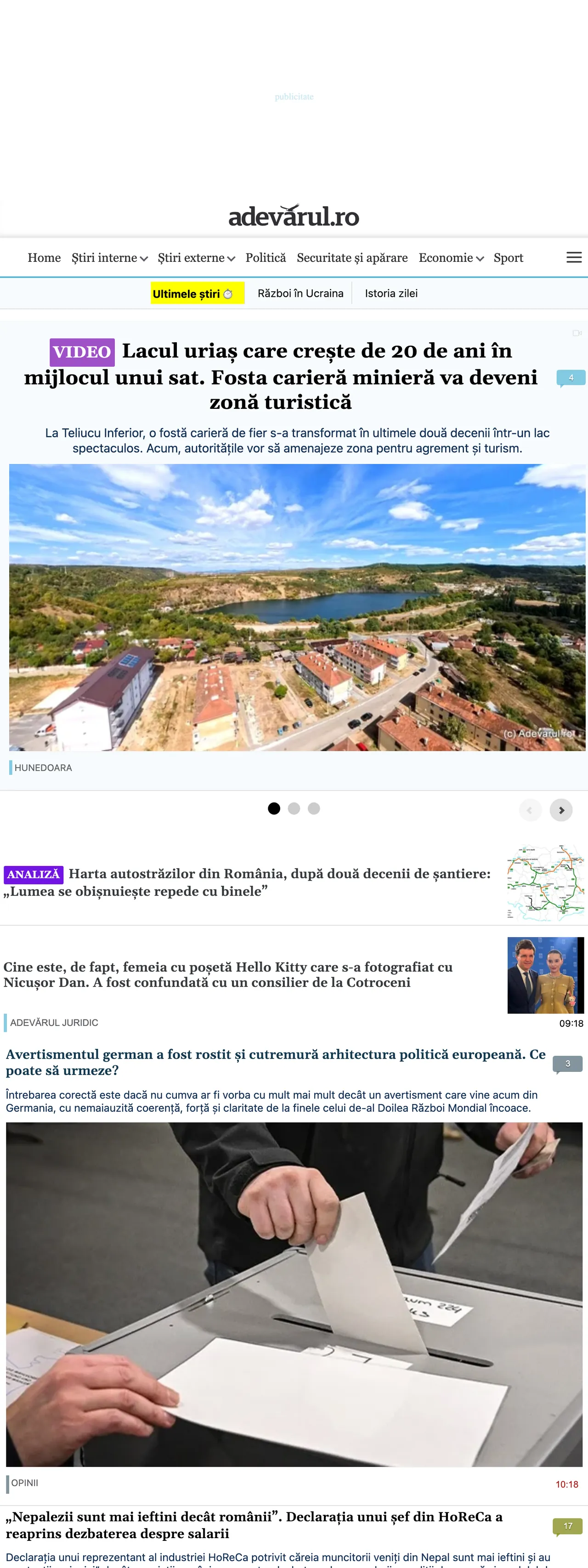Screenshot of the Adevărul front page