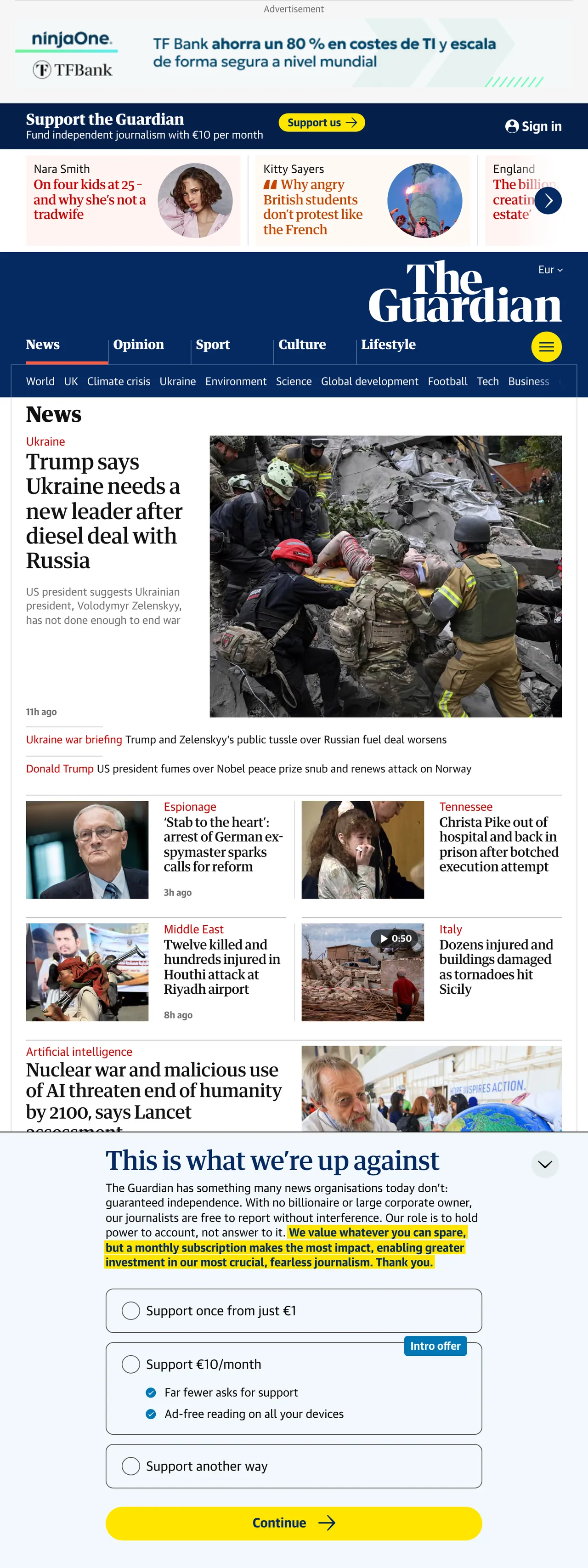Screenshot of the The Guardian front page